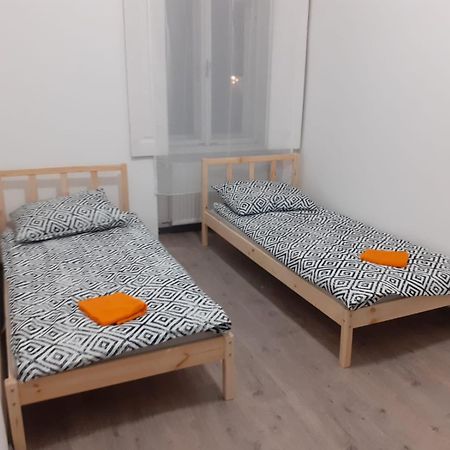 Fantomas*** N3 City Center Apartments 2 Bedroom + Living Room Apartment Сомбатхей Экстерьер фото