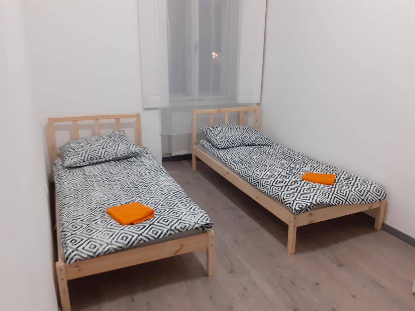 Fantomas*** N3 City Center Apartments 2 Bedroom + Living Room Apartment Сомбатхей Экстерьер фото